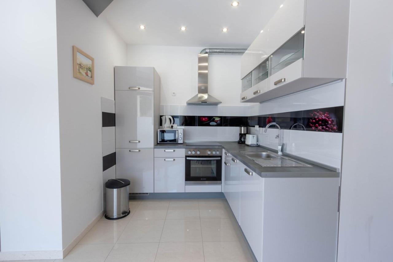 Apartman Dora 珀德垂那 外观 照片